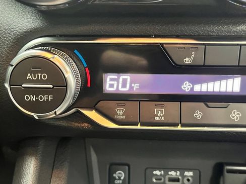 Used 2024 Nissan Sentra SR FWD image 5