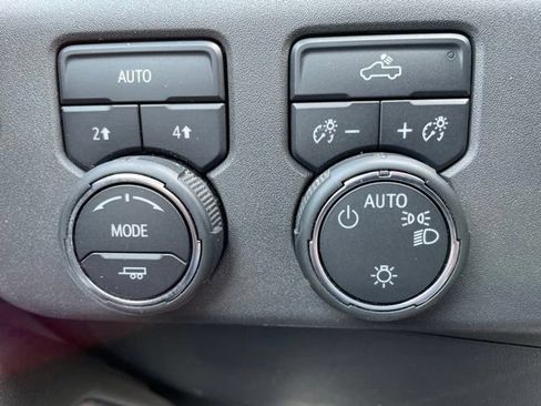 Used 2024 Chevrolet Silverado 1500 LT AWD/4WD image 18