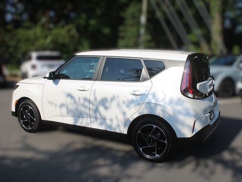 Certified 2025 Kia Soul EX FWD image 6