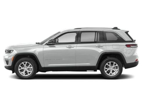 Used 2023 Jeep Grand Cherokee Laredo X RWD image 2