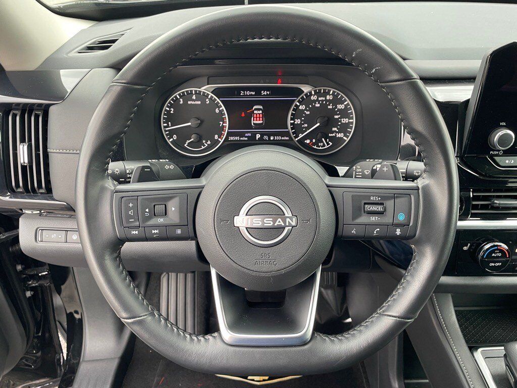 Used 2025 Nissan Pathfinder SV AWD/4WD image 14