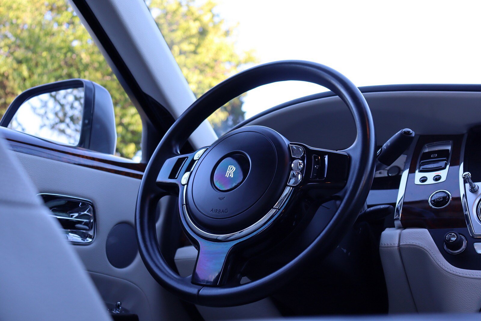 Used 2014 Rolls-Royce Ghost RWD image 37