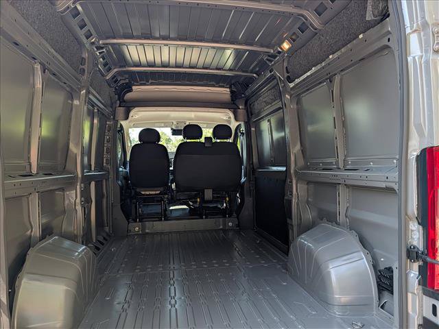 Used 2025 RAM ProMaster 2500 FWD image 17