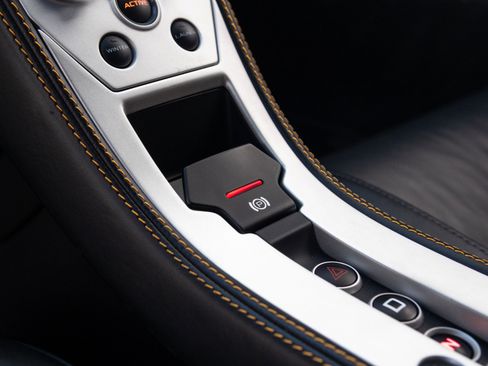 Used 2012 McLaren MP4-12C Coupe RWD image 43