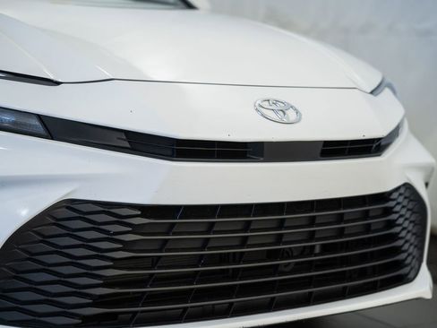 Used 2025 Toyota Camry LE FWD image 10