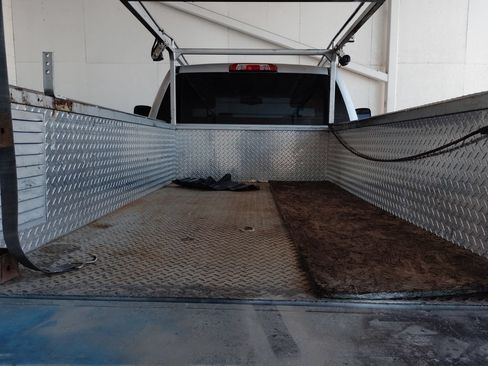 Used 2018 Chevrolet Silverado 2500 W/T RWD image 16