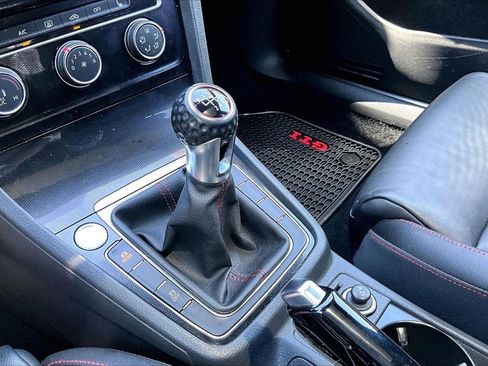 Used 2017 Volkswagen GTI Autobahn FWD image 30