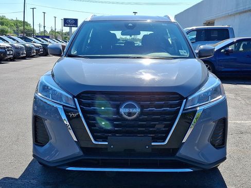 Used 2023 Nissan Kicks SV FWD image 2