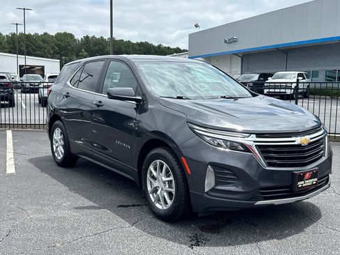 Used 2023 Chevrolet Equinox LT w/ LPO, Floor Liner Package FWD image 4