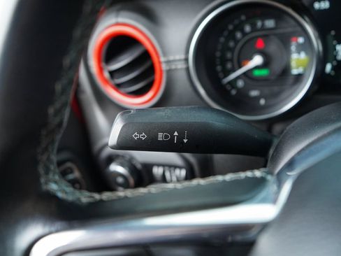 Used 2021 Jeep Wrangler Unlimited Sahara AWD/4WD image 33
