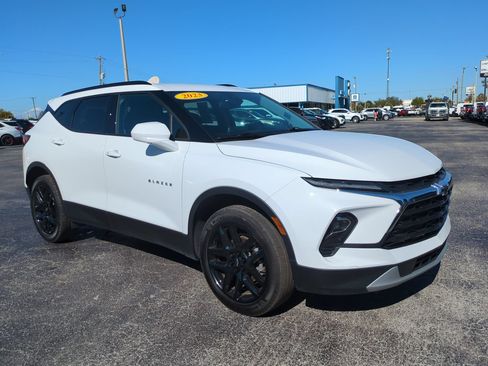 Used 2023 Chevrolet Blazer LT w/ Convenience Package FWD image 2