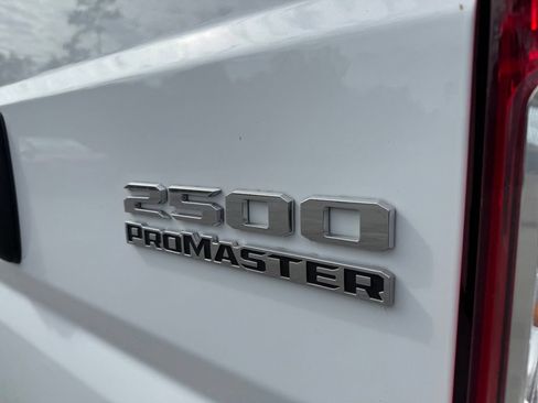 Used 2025 RAM ProMaster 2500 w/ Convenience Group FWD image 11