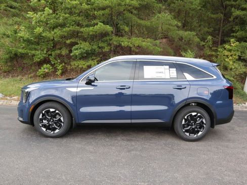 New 2025 Kia Sorento S w/ Panoramic Sunroof Package FWD image 2