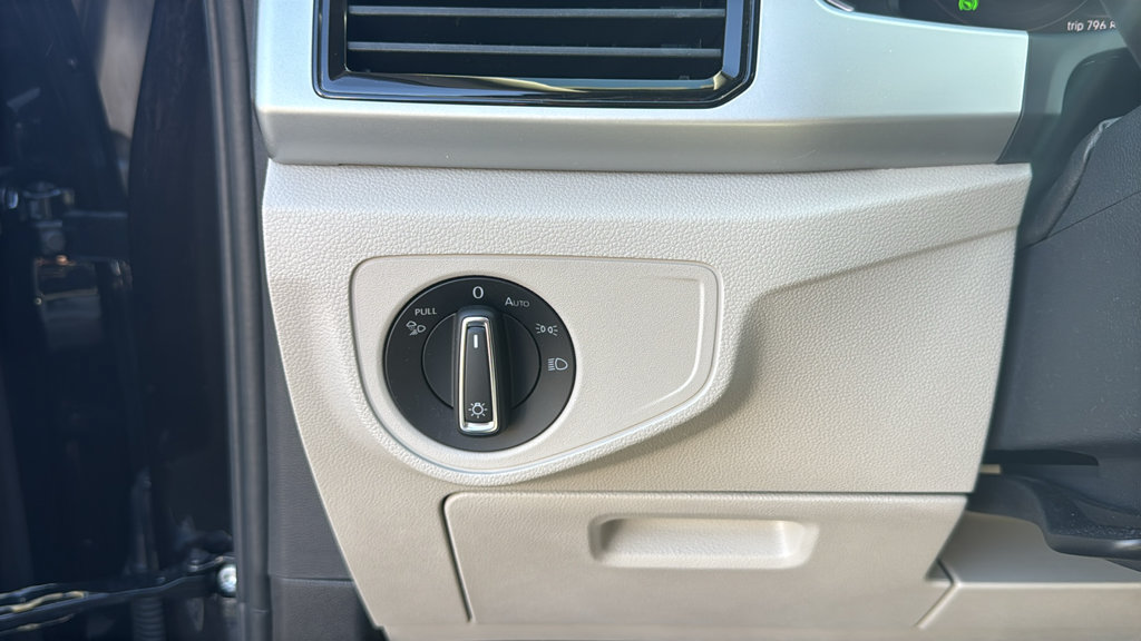 Used 2022 Volkswagen Atlas SE AWD/4WD image 16