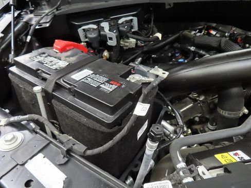 Used 2024 Ford F150 Platinum w/ FX4 Off-Road Package image 32