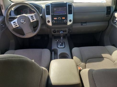 Used 2021 Nissan Frontier SV w/ Midnight Edition Floor Mats AWD/4WD image 14