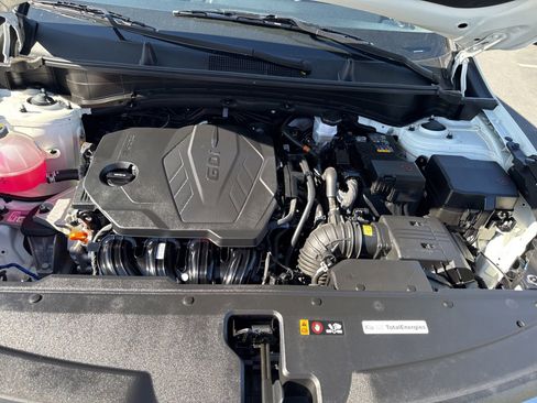 Used 2025 Kia Sportage LX image 21