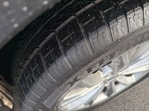 Used 2020 Ford Explorer XLT w/ Equipment Group 202A image 10