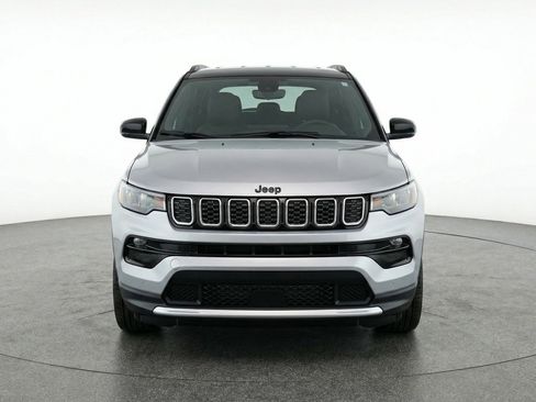 Used 2025 Jeep Compass Limited AWD/4WD image 2