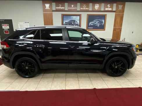 Used 2022 Volkswagen Atlas Cross Sport SE AWD/4WD image 5