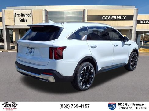 Used 2025 Kia Sorento SX FWD image 2