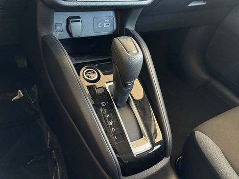 Used 2025 Nissan Versa SV FWD image 39