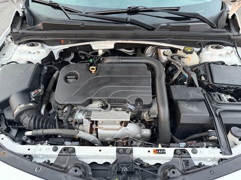 Used 2021 Chevrolet Malibu LT image 19