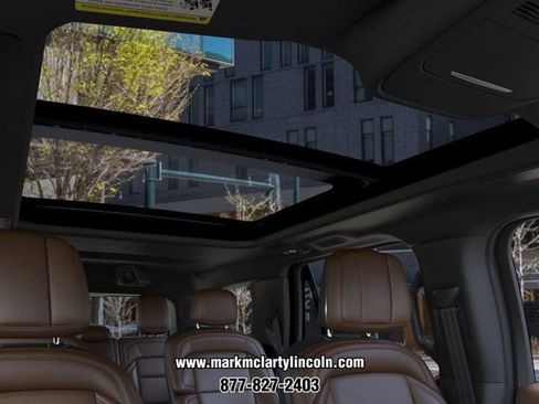 New 2025 Lincoln Navigator Reserve AWD/4WD image 22
