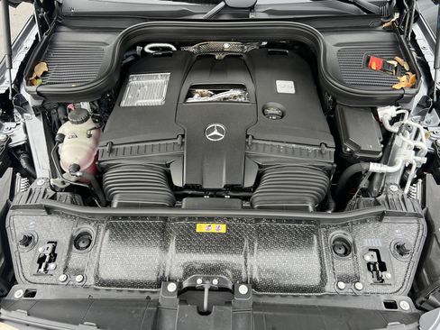 Certified 2026 Mercedes-Benz GLS 580 4MATIC image 36