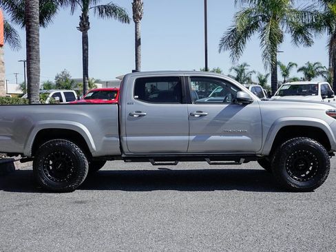 Used 2018 Toyota Tacoma SR5 image 9