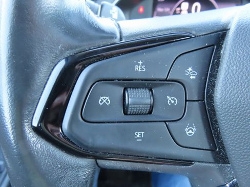 Used 2023 Chevrolet Bolt EUV Premier w/ Sun & Sound Package image 21