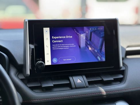 Used 2023 Toyota RAV4 SE image 24