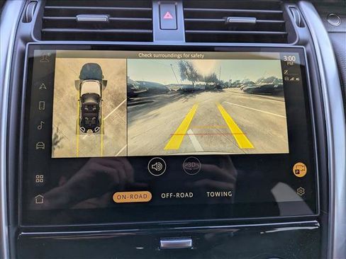 Used 2023 Land Rover Discovery S R-Dynamic image 13