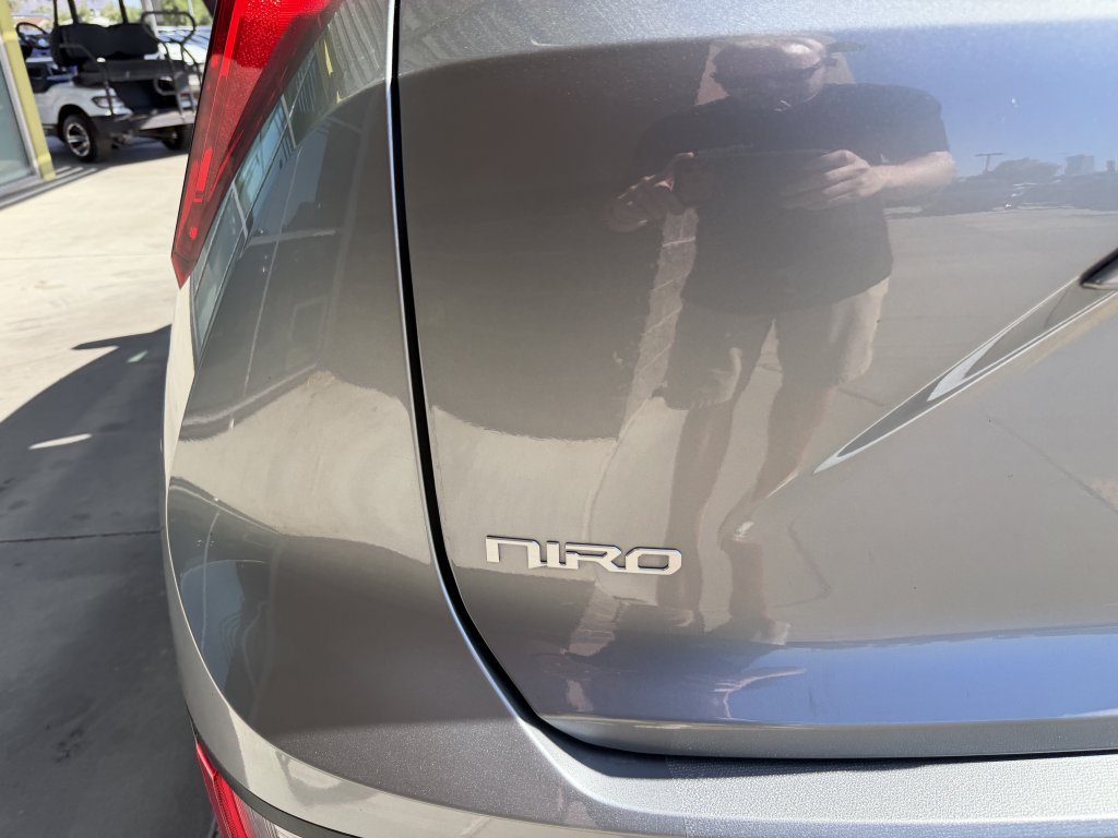 Used 2024 Kia Niro LX FWD image 14