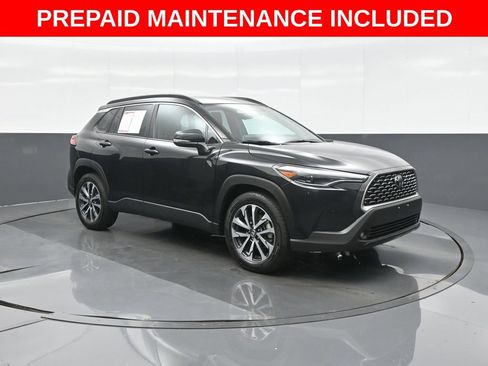 Certified 2025 Toyota Corolla Cross XLE FWD image 1