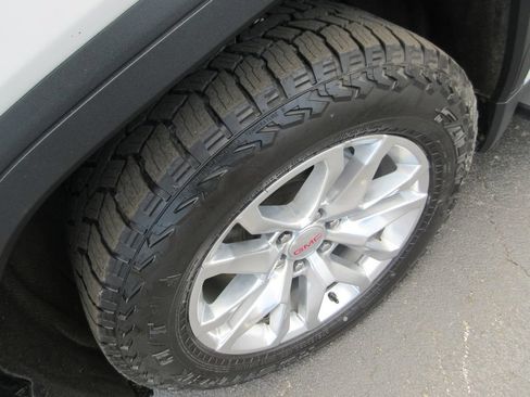 Used 2021 GMC Sierra 1500 SLT w/ SLT Premium Plus Package AWD/4WD image 16