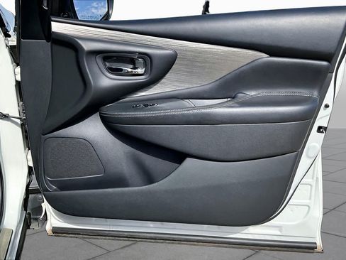 Used 2018 Nissan Murano Platinum w/ Cargo Package FWD image 26