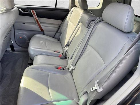 Used 2010 Toyota Highlander Limited image 17