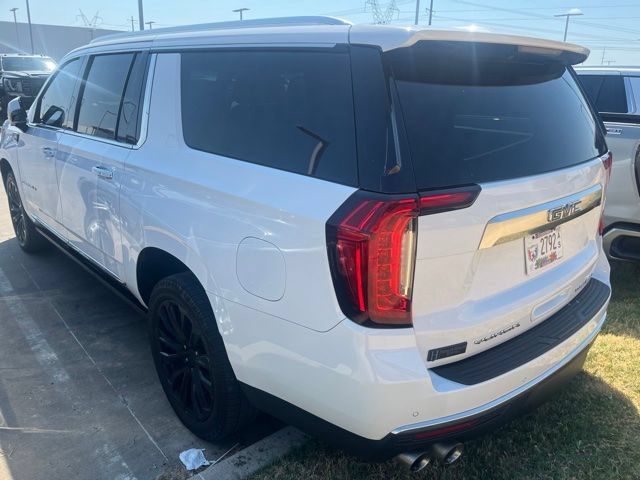 Used 2022 GMC Yukon XL Denali AWD/4WD image 3