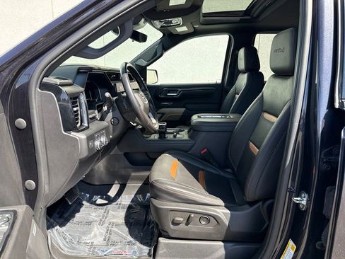Used 2022 GMC Sierra 1500 AT4 w/ Technology Package AWD/4WD image 10