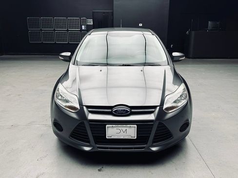 Used 2014 Ford Focus SE w/ SE Winter Package FWD image 11