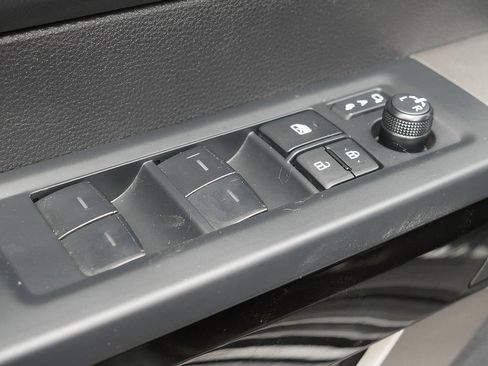 Used 2026 Toyota Tundra Limited AWD/4WD image 24
