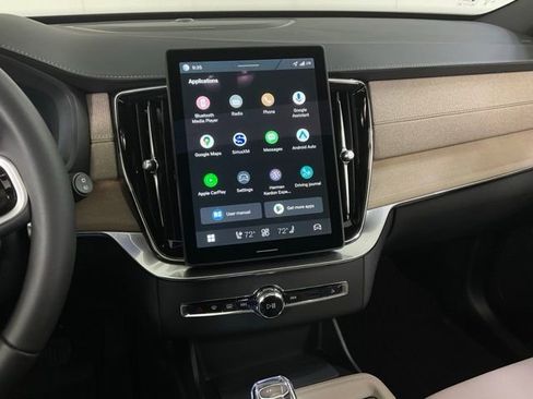 New 2026 Volvo XC90 B6 Plus w/ Protection Package Premier image 21