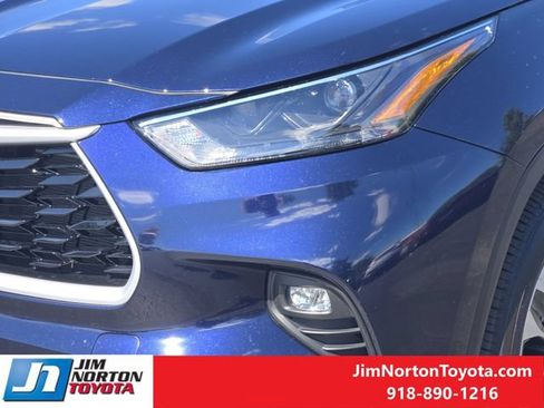 Used 2026 Toyota Highlander XLE AWD/4WD image 10