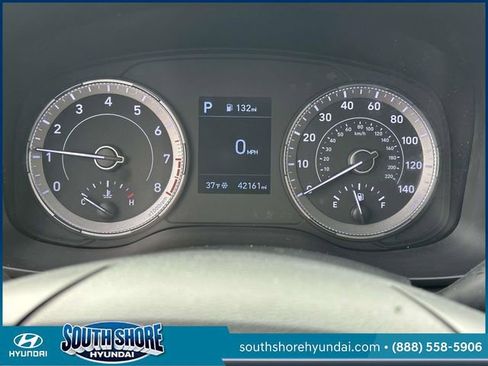 Certified 2022 Hyundai Venue SEL image 24