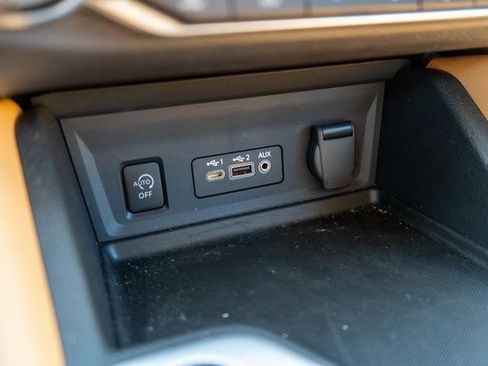 Certified 2024 Nissan Sentra SV w/ SV Premium Package FWD image 31