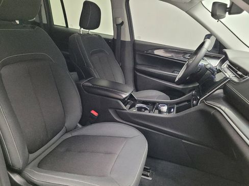 Used 2023 Jeep Grand Cherokee Laredo RWD image 21