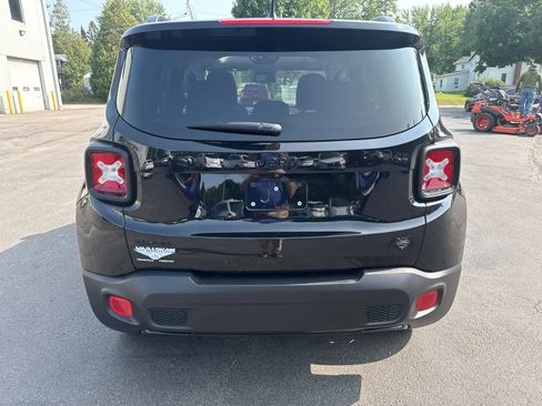 Used 2016 Jeep Renegade Latitude AWD/4WD image 4