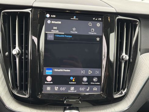 Certified 2025 Volvo XC60 B5 Plus image 23