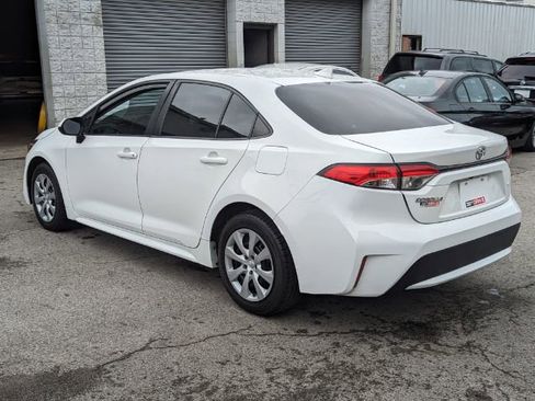 Used 2021 Toyota Corolla LE image 8